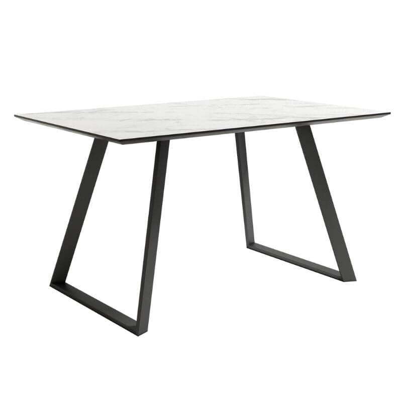 Mesa de comedor fija Aral acabado color Carrara patas negras, diseño nórdico e industrial, mesa barata. Sayez