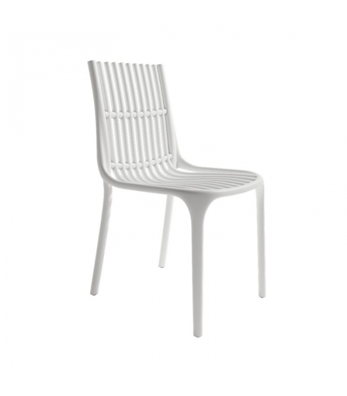 Silla exterior apilable Milán color blanco, ergonómica y cómoda, interior y exterior. Sayez