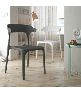 Silla exterior apilable Pisa color grafito, arena o blanco, ergonómica y cómoda, interior y exterior. Sayez
